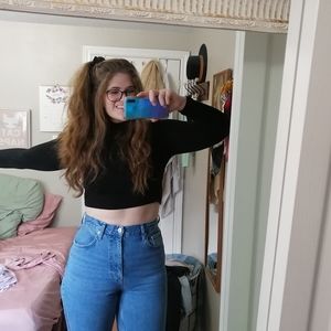 Meet your Posher, Becca